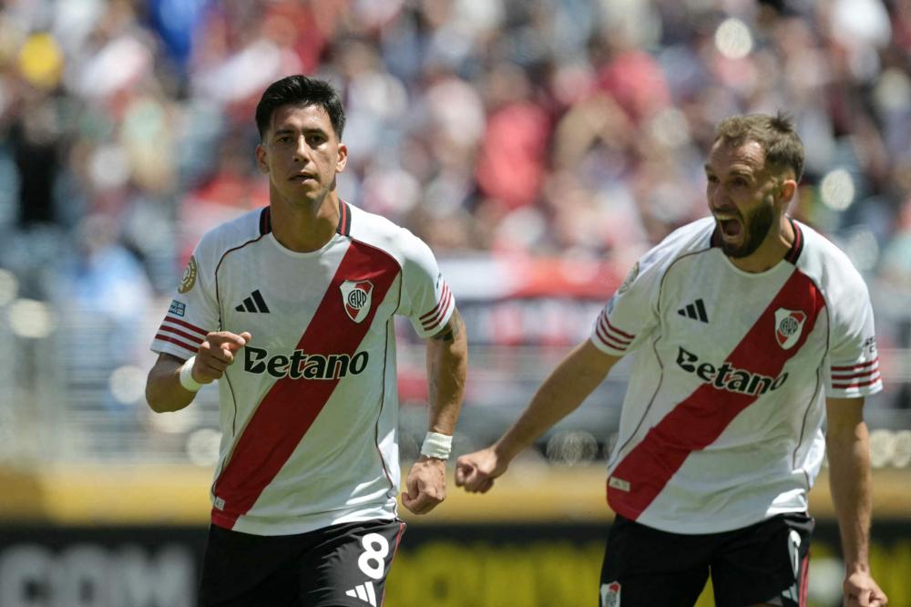 佩里西奇谈赢利物浦：球队表现很出色，首要目标是晋级淘汰赛