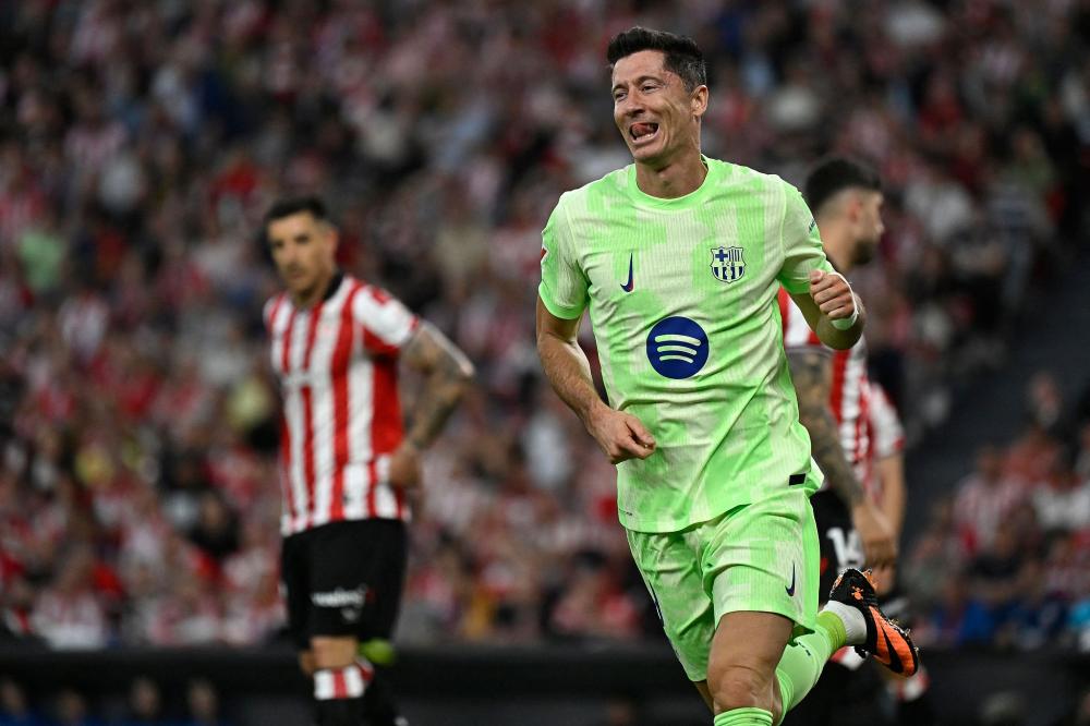 布莱顿球员三笘薰与日本战犯合影引发争议，俱乐部致歉未提菲律宾球迷，引发不满。